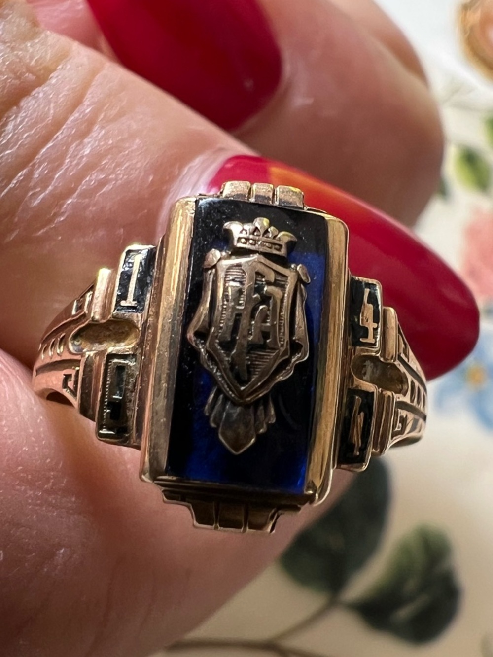 Jostens 10K Solid Yellow Gold 1963 Ladies High School Class Ring